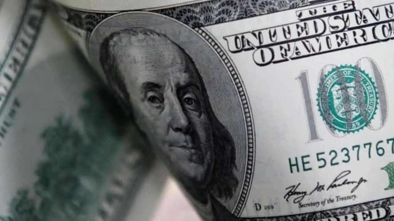 سعر صرف الدولار الأمريكي اليوم: ما سر ارتفاع قيمته المستمر؟